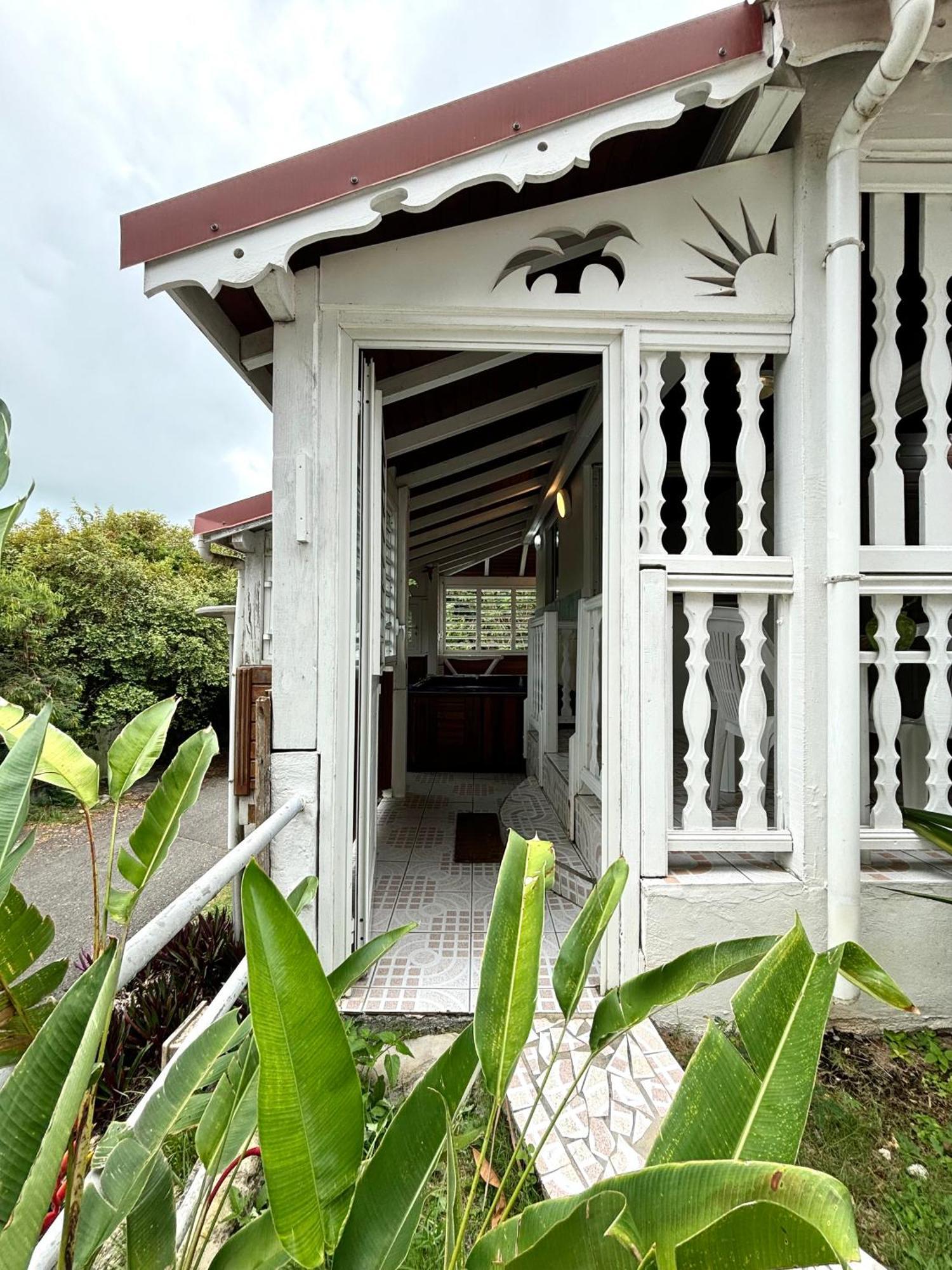 Le Nid De Lorhila - Jacuzzi, Piscine, Plage Sainte-Anne  Exterior foto